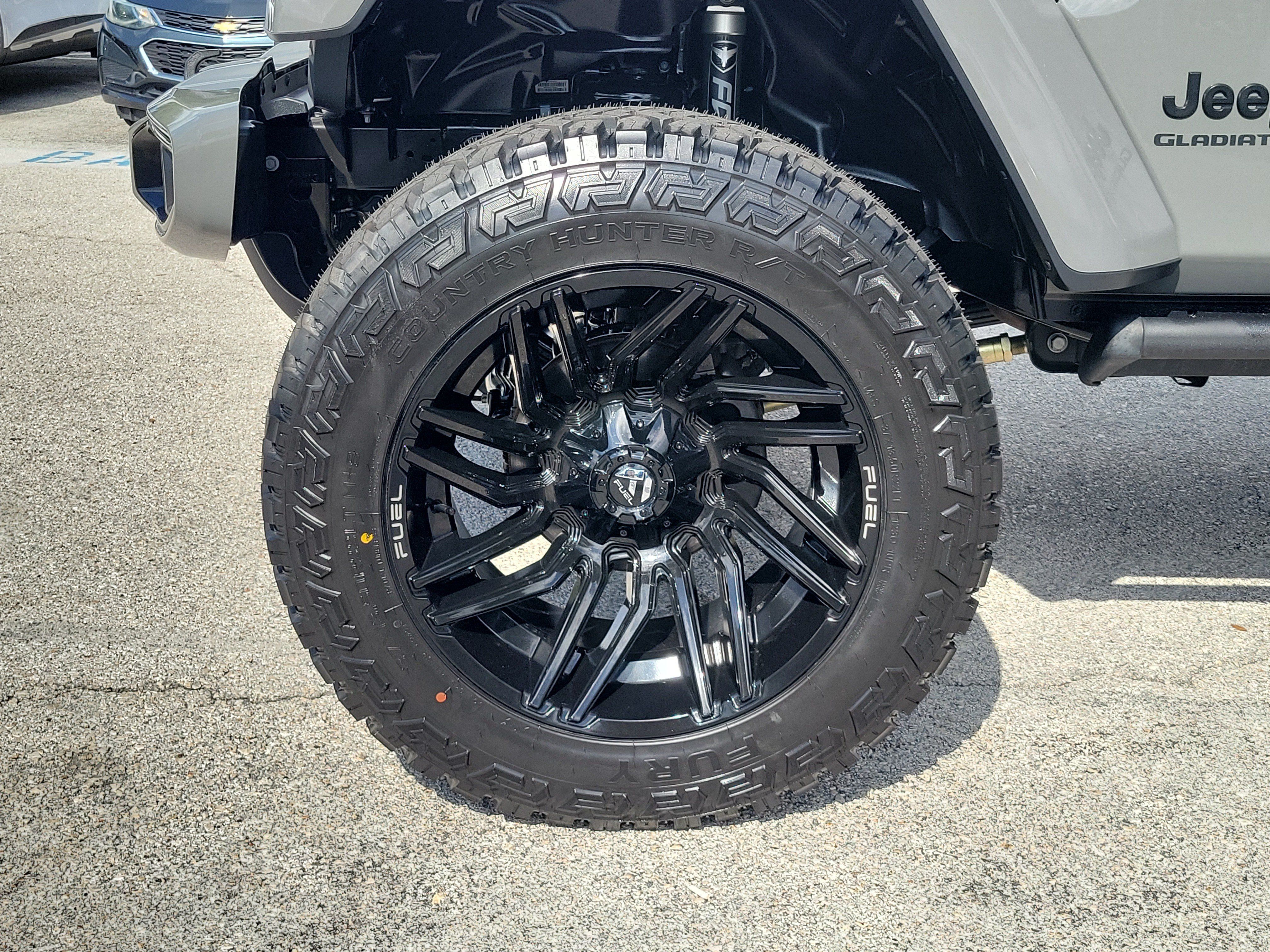 Used 2022 Jeep Gladiator Overland AWD/4WD image 5