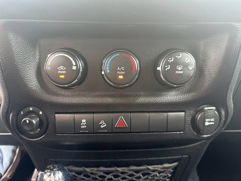 Used 2016 Jeep Wrangler Unlimited Sport w/ Quick Order Package 24S AWD/4WD image 23