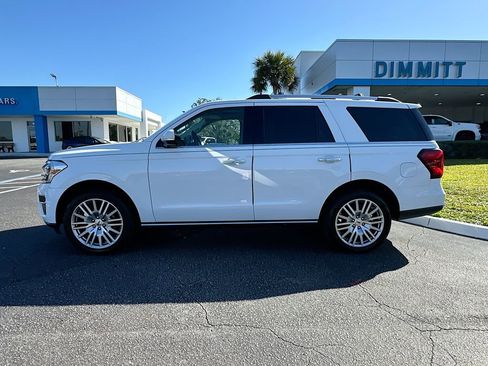 Used 2024 Ford Expedition Limited image 9