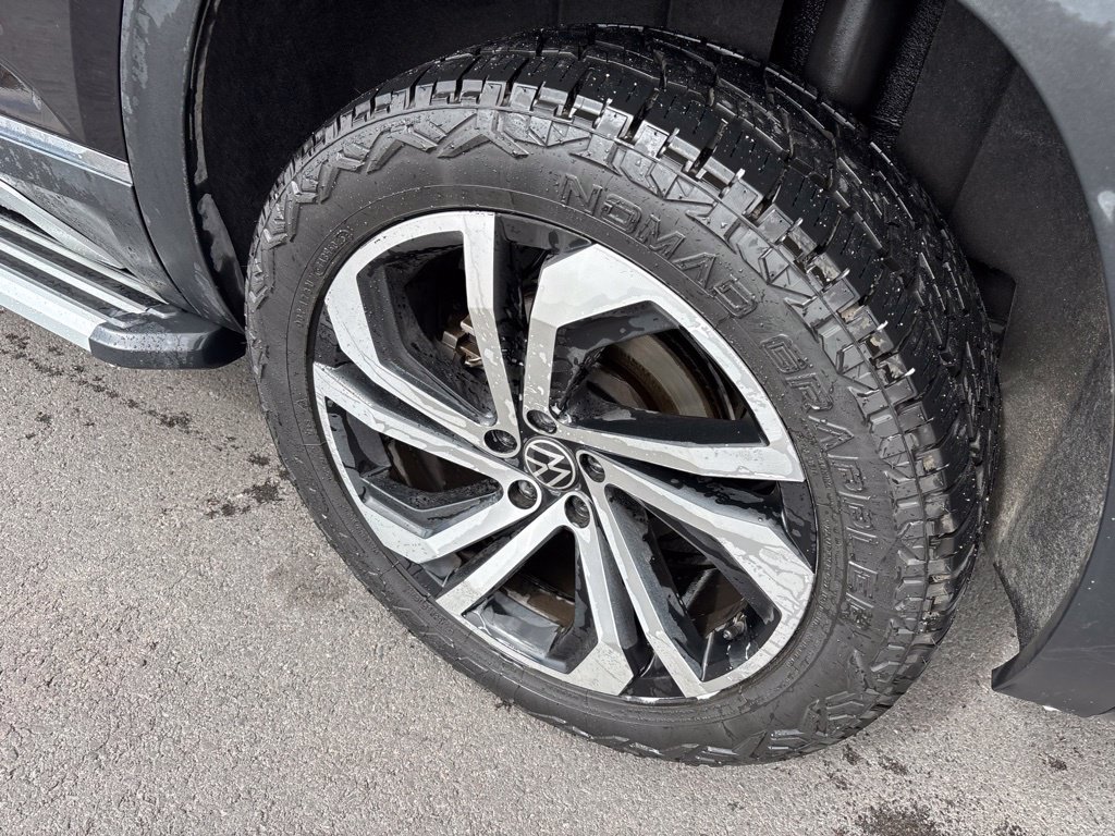 Used 2021 Volkswagen Atlas SEL Premium AWD/4WD image 2