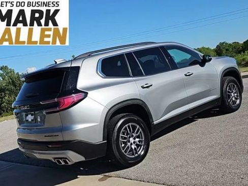 Used 2025 GMC Acadia Elevation FWD image 7