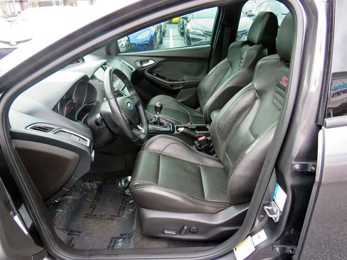 Used 2018 Ford Focus ST w/ Equipment Group 402A image 11