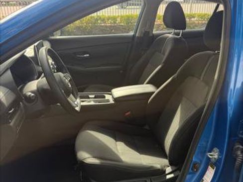 Used 2024 Nissan Sentra SV FWD image 14