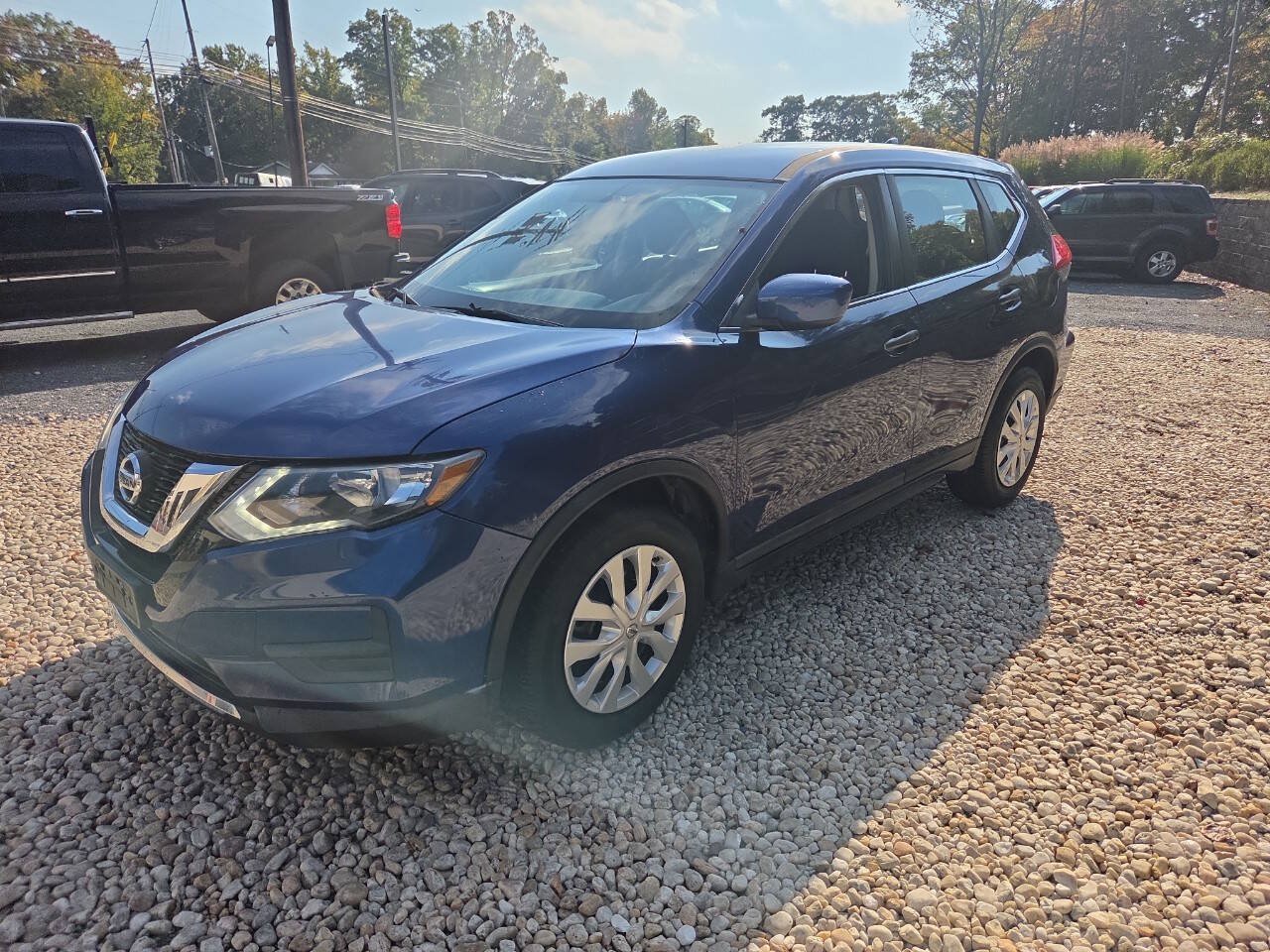 Used 2017 Nissan Rogue S FWD image 3