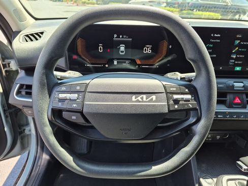 Used 2025 Kia K4 FWD image 18