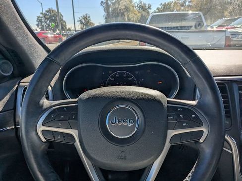 Used 2018 Jeep Grand Cherokee Limited image 18