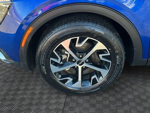 Used 2024 Kia Sportage EX image 9