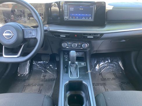 Used 2025 Nissan Kicks S FWD image 11