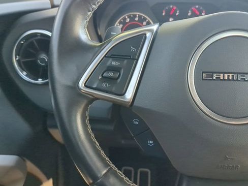 Used 2022 Chevrolet Camaro LT w/ Technology Package image 21