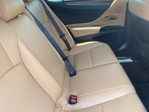 Used 2024 Lexus ES 350 w/ Premium Package FWD image 13