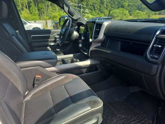 Used 2024 RAM 1500 Laramie AWD/4WD image 14