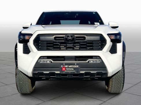 Used 2024 Toyota Tacoma TRD Off-Road image 3