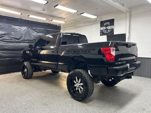Used 2018 Nissan Titan S AWD/4WD image 4