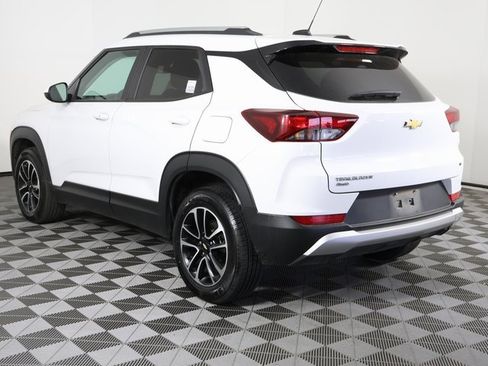 Used 2025 Chevrolet TrailBlazer LT image 5