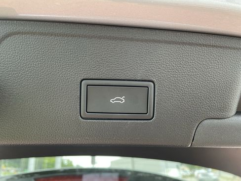 New 2026 Volkswagen Atlas Cross Sport SEL R-Line image 10