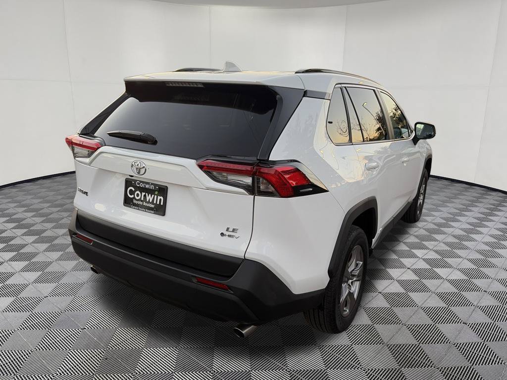 Used 2025 Toyota RAV4 LE AWD/4WD image 8