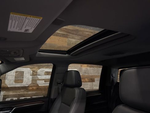 Used 2024 GMC Sierra 2500 Denali w/ Technology Package image 10