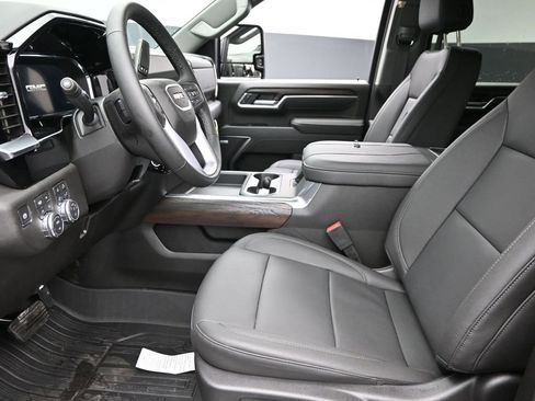 New 2026 GMC Sierra 2500 SLT w/ SLT Convenience Package image 17