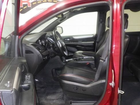 Used 2019 Dodge Grand Caravan GT FWD image 8