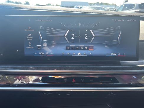 Used 2023 BMW 740i RWD image 20
