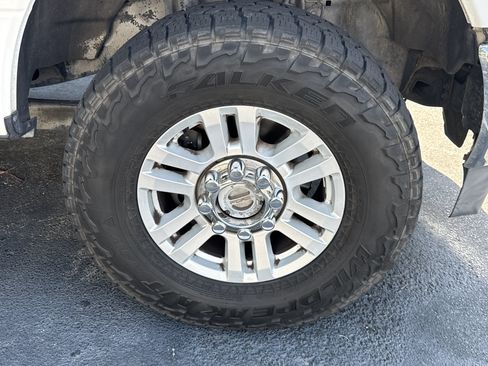 Used 2017 Ford F250 XLT AWD/4WD image 11