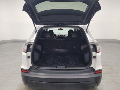 Used 2019 Jeep Cherokee Latitude Plus FWD image 29