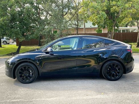 Used 2021 Tesla Model Y Long Range image 4