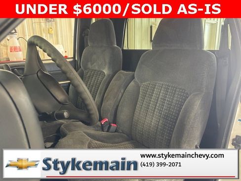 Used 2000 Chevrolet S10 Pickup LS w/ Preferred Equipment Group image 16