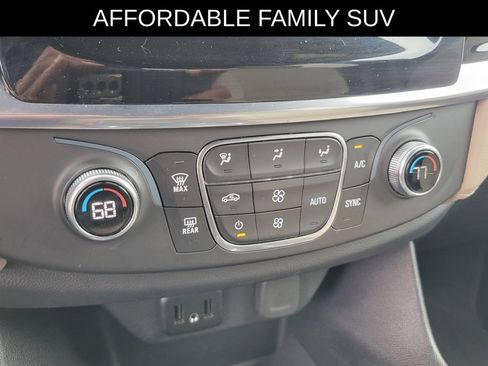 Used 2022 Chevrolet Traverse LS FWD image 27