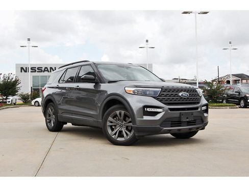 Used 2022 Ford Explorer XLT w/ Equipment Group 202A RWD image 1