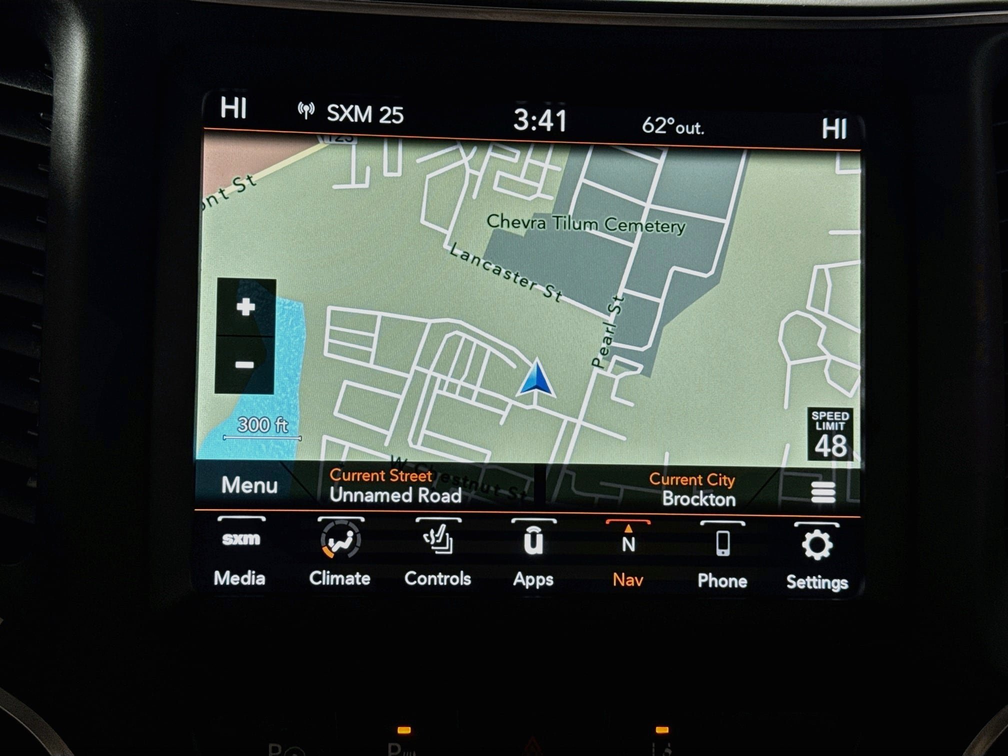 Used 2023 Jeep Cherokee Altitude Lux AWD/4WD image 2