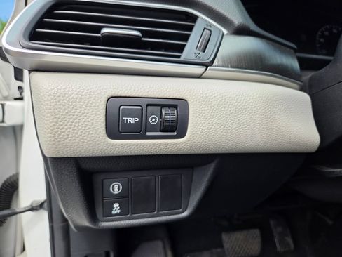 Used 2018 Honda Accord LX image 12