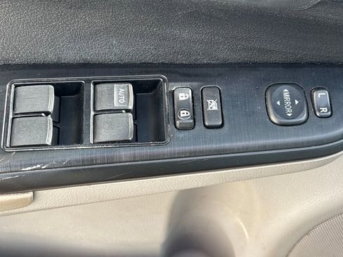 Used 2014 Toyota Camry LE image 7