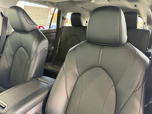 New 2026 Toyota Highlander Limited AWD/4WD image 19