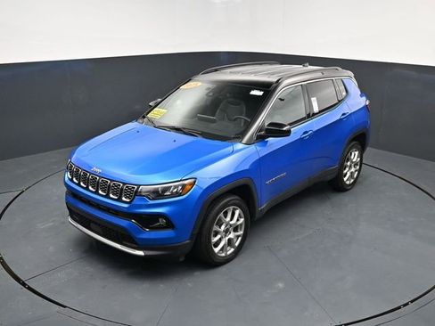 Used 2025 Jeep Compass Limited AWD/4WD image 45