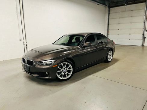 Used 2013 BMW 320i Sedan image 1