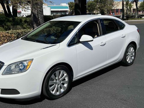 Used 2015 Buick Verano FWD image 39