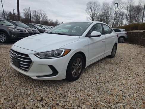 Used 2017 Hyundai Elantra SE image 7