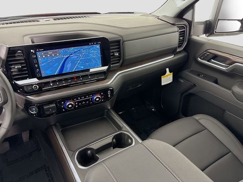 New 2025 GMC Sierra 3500 SLT w/ SLT Convenience Package image 24