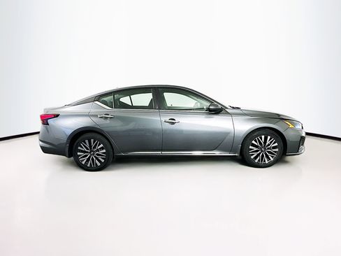 Used 2023 Nissan Altima 2.5 SV image 10