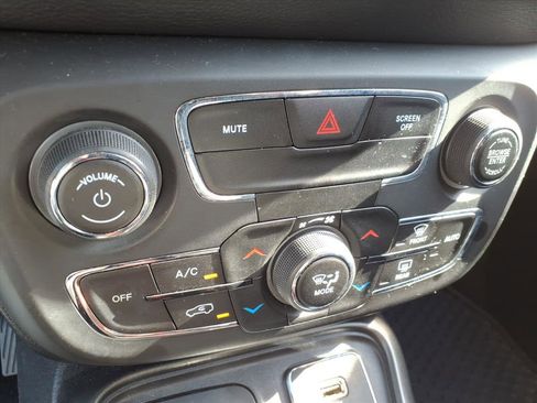 Used 2020 Jeep Compass Trailhawk image 26