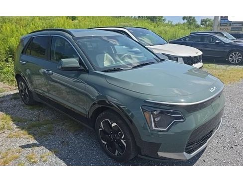 Used 2024 Kia Niro Wave w/ Wave Preserve Package FWD image 4