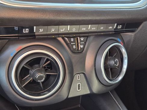 Used 2023 Chevrolet Blazer LT FWD image 22