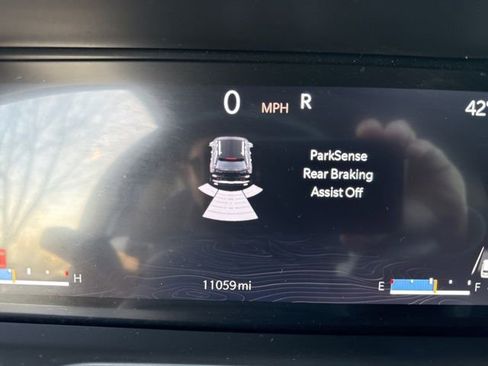 Used 2022 Jeep Grand Cherokee Limited image 11