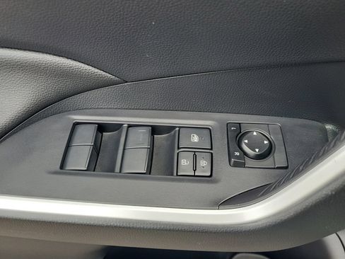 Used 2019 Toyota RAV4 XLE AWD/4WD image 11