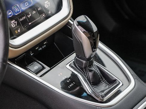 Used 2020 Subaru Outback Limited image 20