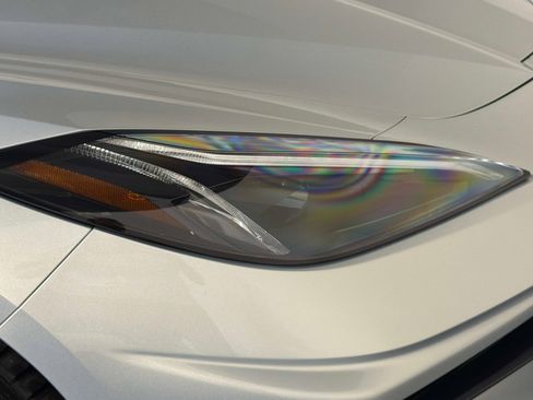 Used 2021 Chevrolet Corvette Stingray Premium Cpe w/ Z51 Performance Package image 9