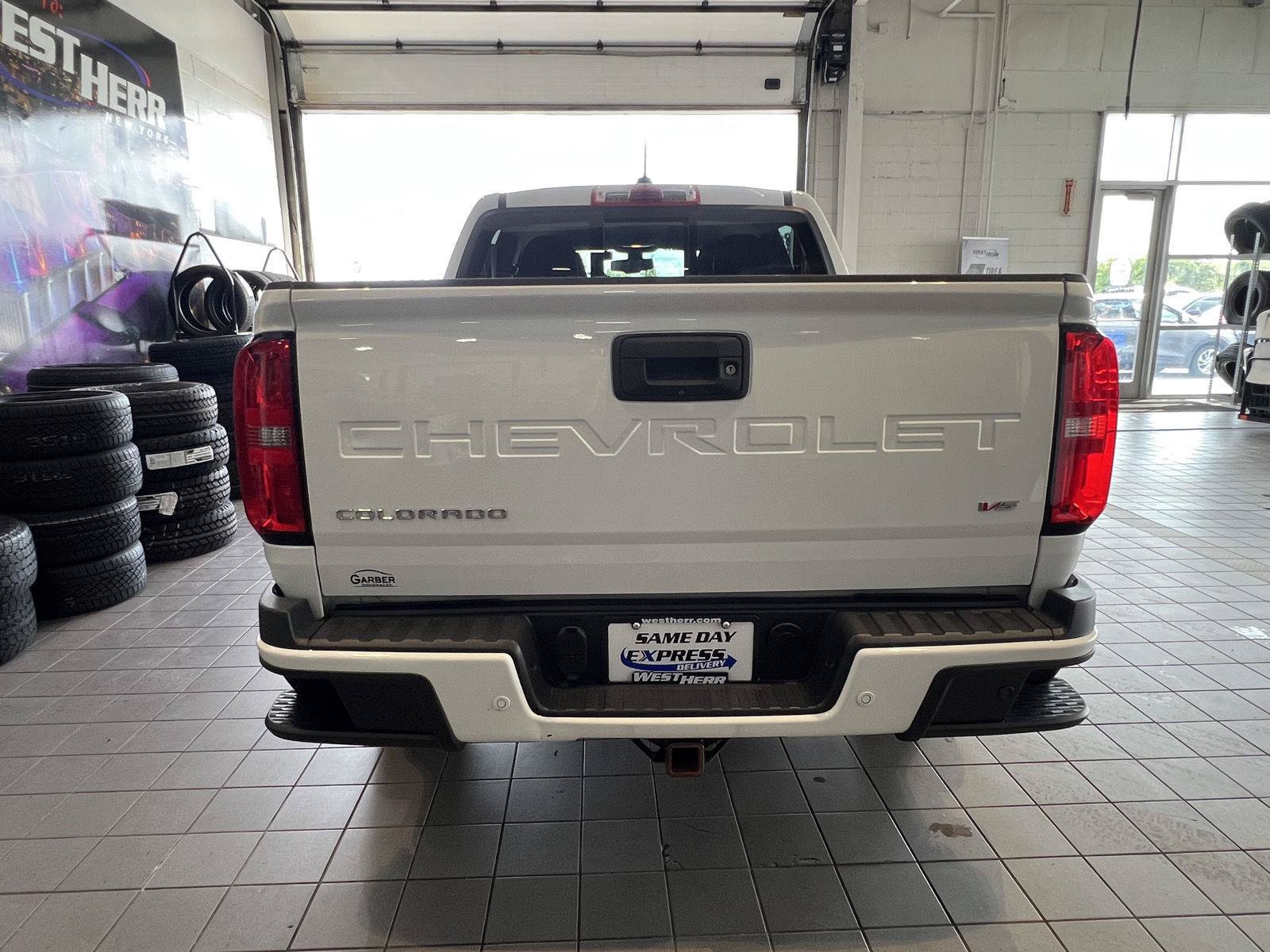 Used 2022 Chevrolet Colorado Z71 AWD/4WD image 6