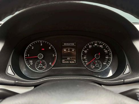 Used 2012 Volkswagen Passat TDI SE image 19
