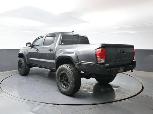 Used 2016 Toyota Tacoma TRD Sport w/ Towing Package AWD/4WD image 11